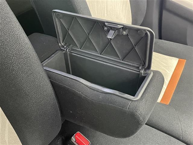 �y�O���[�u�{�b�N�X�z�@�Ԍ��؁A�T���O���X��b�c�ȂǏ������ו������[�ł���̂Ŏԓ����Y��ɐ��ڂł��܂��ˁB