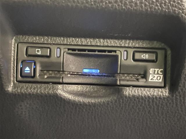 ノア ハイブリッドＳ－Ｚ　純１０．５型ナビ　モデリスタ　快適利便Ｈｉｇｈ　禁煙　バックカメラ　ＤＶＤ　前後ドラレコ　ＡＣ１００Ｖ　ＥＴＣ２．０　シートヒーター　衝突軽減　追従クルコン　ＢＳＭ　アドバンスドドライブ　ＬＥＤライト（10枚目）