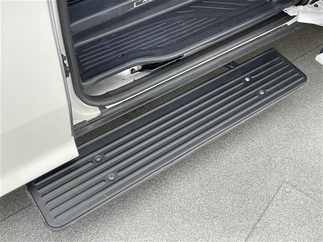 アルファード ２．５Ｓ　Ｃパッケージ　純正９型ナビＴＶ　Ｗムーンルーフ　禁煙　純正１２．１型後席モニター　デジタルインナーミラー　オートステップ　ＢＳＭ　黒革　シートヒーター　衝突軽減　追従クルコン　三眼ＬＥＤ　ＡＣ１００Ｖ　ＤＶＤデッキ（8枚目）