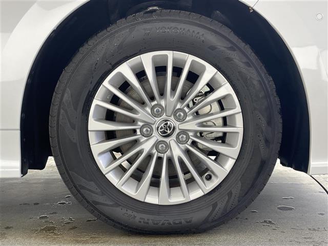 【　ホイール】外観にマッチしたホイールを装着しております。各種社外アルミホイールや、スタッドレスタイヤも取扱いしております。是非ご相談ください