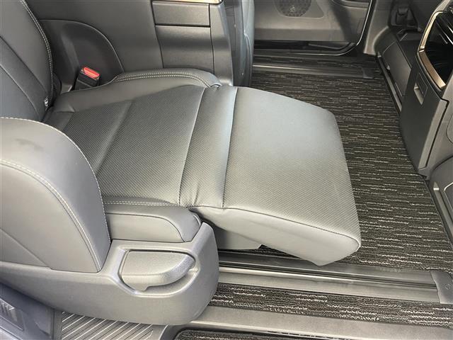 アルファードハイブリッド Ｚ　純正１４型ナビ　左右独立ムーンルーフ　禁煙　トヨタチームメイト　全方位カメラ　アドバンスドパーク　ＢＳＭ　黒革　シートヒーター　衝突軽減　追従クルコン　電動リアゲート　両側パワスラ　前後ドラレコ　ＴＶ（33枚目）