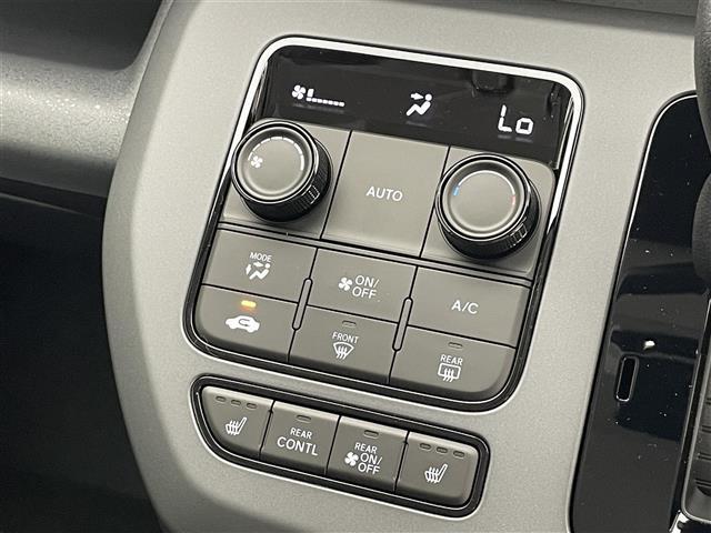 フリード ｅ：ＨＥＶクロスター　登録済未使用車　純正９型ナビ　禁煙　シートヒーター　ハーフレザー　電動パーキング　ホンダセンシング　衝突軽減　追従クルコン　ハンドル支援　コーナーセンサー　ＬＥＤオートライト　両側パワースライドドア（5枚目）