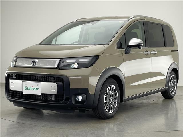 フリード ｅ：ＨＥＶクロスター　登録済未使用車　純正９型ナビ　禁煙　シートヒーター　ハーフレザー　電動パーキング　ホンダセンシング　衝突軽減　追従クルコン　ハンドル支援　コーナーセンサー　ＬＥＤオートライト　両側パワースライドドア（16枚目）