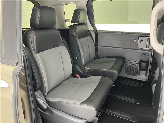 フリード ｅ：ＨＥＶクロスター　登録済未使用車　純正９型ナビ　禁煙　シートヒーター　ハーフレザー　電動パーキング　ホンダセンシング　衝突軽減　追従クルコン　ハンドル支援　コーナーセンサー　ＬＥＤオートライト　両側パワースライドドア（20枚目）