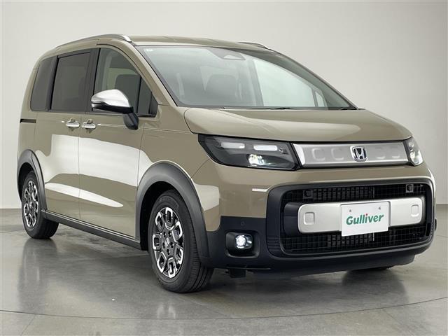 フリード ｅ：ＨＥＶクロスター　登録済未使用車　純正９型ナビ　禁煙　シートヒーター　ハーフレザー　電動パーキング　ホンダセンシング　衝突軽減　追従クルコン　ハンドル支援　コーナーセンサー　ＬＥＤオートライト　両側パワースライドドア（41枚目）