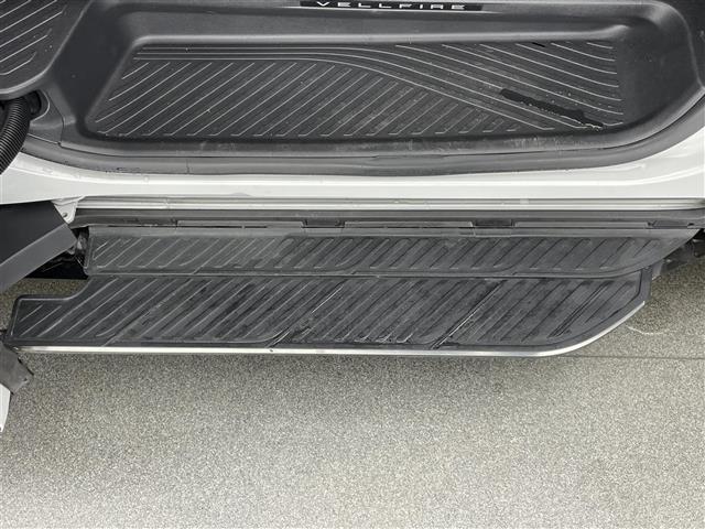 ヴェルファイアハイブリッド Z プレミア 純正14型ナビ 左右独立ムーンルーフ トヨタチームメイト アドバンスドパーク ユニバーサルステップ 全方位カメラ 茶革シート デジタルインナーミラー HUD BSM ワイヤレス充電 衝突軽減 ACC(7枚目)