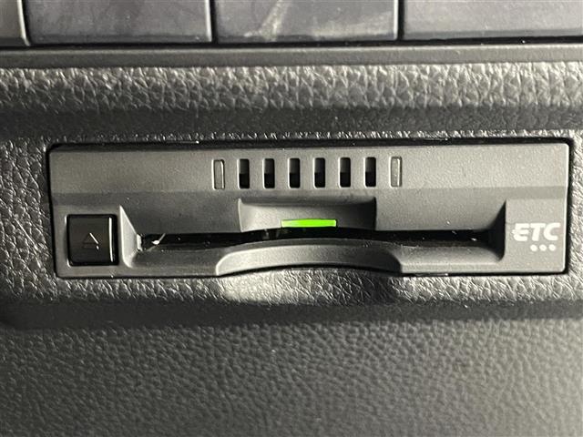 カローラスポーツ ハイブリッドＧ　スタイルパッケージ　純正９型ナビＴＶ　ＤＶＤデッキ　モデリスタエアロ　シートヒーター　ハーフレザー　バックカメラ　純正ドラレコ　ＥＴＣ　セーフティセンス　衝突軽減装置　追従クルコン　コーナーセンサー　ＬＥＤオートライト（8枚目）