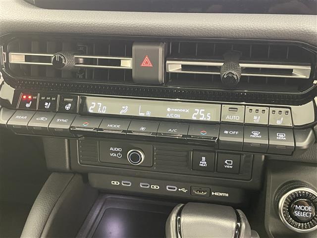 ランドクルーザー250 VX 純正12.3型ナビ JBLサウンド ムーンルーフ 丸目LEDヘッドライト 全方位カメラ ワイヤレス充電 デジタルインナーミラー BSM ルーフレール 電動リアゲート 黒革シート シートヒーター 禁煙車(14枚目)