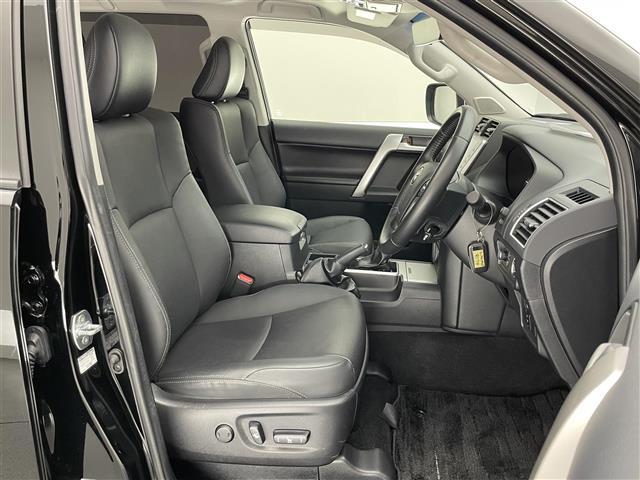 ランドクルーザープラド ＴＸ　Ｌパッケージ　マットブラックエディション　メーカーナビＴＶ　ムーンルーフ　ＪＢＬ　禁煙車　全方位カメラ　ＢＳＭ　黒革　シートヒーター　シートエアコン　コーナーセンサー　セーフティセンス　衝突軽減　追従クルコン　純正ルーフキャリア　ＬＥＤライト（19枚目）