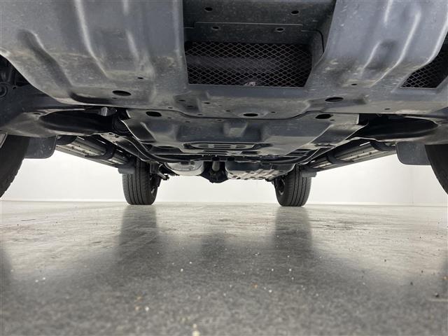 ランドクルーザープラド ＴＸ　Ｌパッケージ　マットブラックエディション　メーカーナビＴＶ　ムーンルーフ　ＪＢＬ　禁煙車　全方位カメラ　ＢＳＭ　黒革　シートヒーター　シートエアコン　コーナーセンサー　セーフティセンス　衝突軽減　追従クルコン　純正ルーフキャリア　ＬＥＤライト（25枚目）