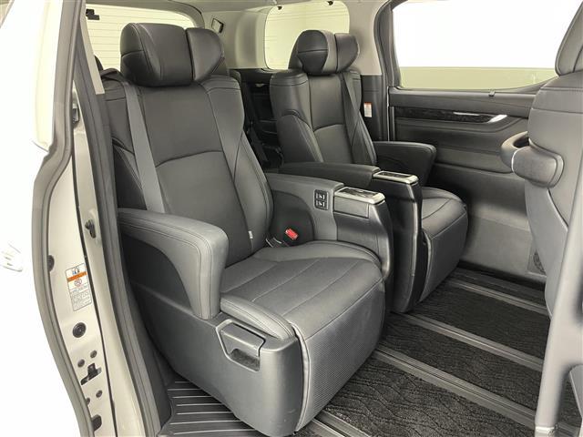 アルファード ２．５Ｓ　Ｃパッケージ　メーカーナビＴＶ　ＪＢＬ　全方位カメラ　禁煙　ＤＶＤデッキ　デジタルインナーミラー　パーキングアシスト　ＢＳＭ　黒革　シートヒーター　シートエアコン　電動リアゲート　三眼ＬＥＤ　前後ドラレコ　衝突軽減（20枚目）