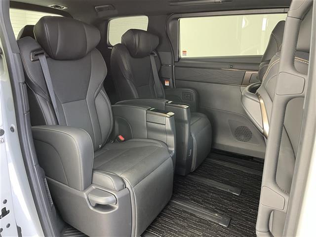 アルファードハイブリッド Z 純正14型ナビ 独立ムーンルーフ トヨタチームメイト アドバンスドパーク 全方位カメラ HUD デジタルインナーミラー AC100V 黒革 シートヒーター 両側パワスラ BSM スペアタイヤ 禁煙車(20枚目)