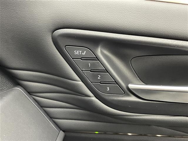 アルファードハイブリッド Z 純正14型ナビ 独立ムーンルーフ トヨタチームメイト アドバンスドパーク 全方位カメラ HUD デジタルインナーミラー AC100V 黒革 シートヒーター 両側パワスラ BSM スペアタイヤ 禁煙車(30枚目)