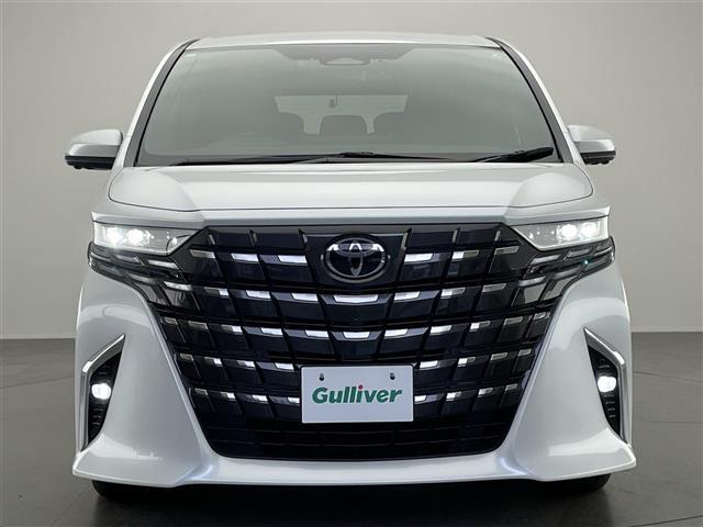 アルファードハイブリッド Z 純正14型ナビ 独立ムーンルーフ トヨタチームメイト アドバンスドパーク 全方位カメラ HUD デジタルインナーミラー AC100V 黒革 シートヒーター 両側パワスラ BSM スペアタイヤ 禁煙車(37枚目)