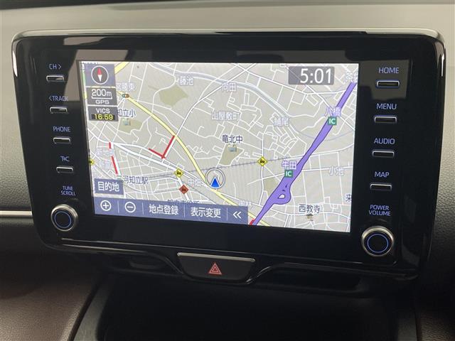 ヤリスクロス ハイブリッドＺ　純正８型ＤＡナビＴＶ　全方位カメラ　禁煙車　ＤＶＤデッキ　ハーフレザー　シートヒーター　電動パーキング　前後ドラレコ　セーフティセンス　衝突軽減　追従クルコン　ＢＳＭ　コーナーセンサー　ＬＥＤライト（3枚目）