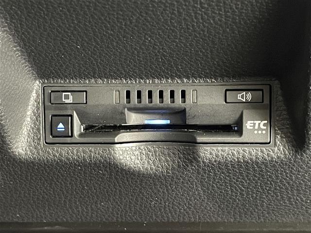 ヤリスクロス ハイブリッドＺ　純正８型ＤＡナビＴＶ　全方位カメラ　禁煙車　ＤＶＤデッキ　ハーフレザー　シートヒーター　電動パーキング　前後ドラレコ　セーフティセンス　衝突軽減　追従クルコン　ＢＳＭ　コーナーセンサー　ＬＥＤライト（14枚目）