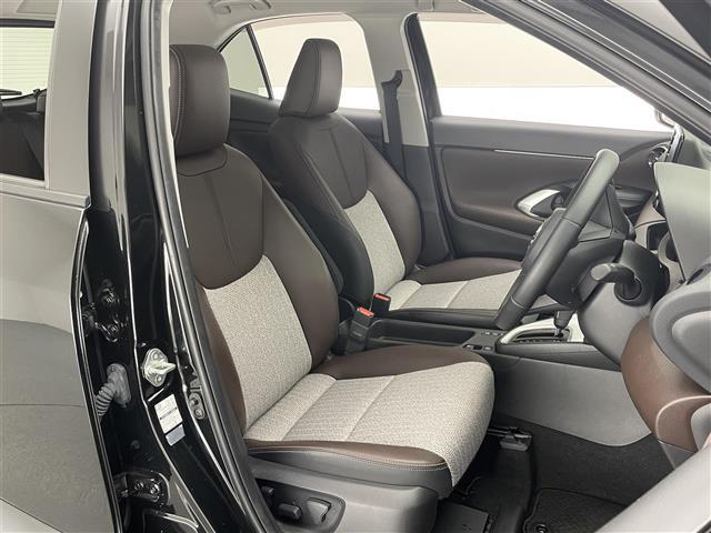 ヤリスクロス ハイブリッドＺ　純正８型ＤＡナビＴＶ　全方位カメラ　禁煙車　ＤＶＤデッキ　ハーフレザー　シートヒーター　電動パーキング　前後ドラレコ　セーフティセンス　衝突軽減　追従クルコン　ＢＳＭ　コーナーセンサー　ＬＥＤライト（19枚目）