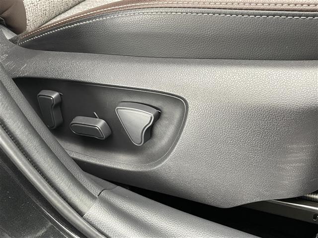 ヤリスクロス ハイブリッドＺ　純正８型ＤＡナビＴＶ　全方位カメラ　禁煙車　ＤＶＤデッキ　ハーフレザー　シートヒーター　電動パーキング　前後ドラレコ　セーフティセンス　衝突軽減　追従クルコン　ＢＳＭ　コーナーセンサー　ＬＥＤライト（29枚目）