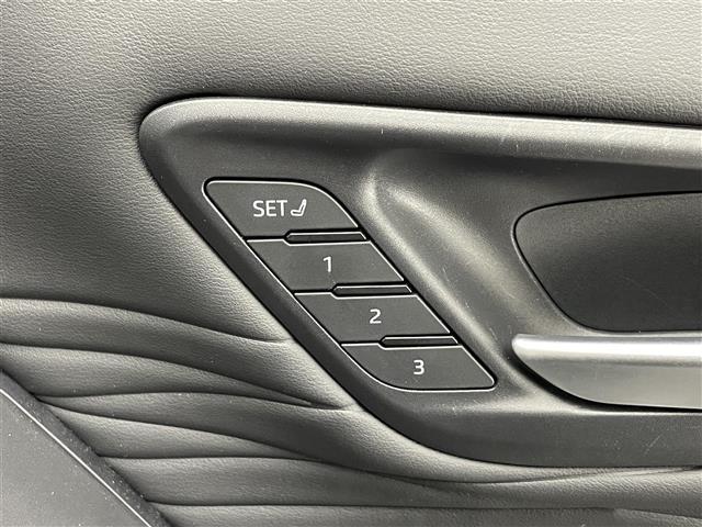 アルファードハイブリッド Z 純正14型ナビ 全方位カメラ 禁煙車 AC100V 黒革 シートヒーター エアシート 両側パワスラ BSM スペアタイヤ ワイヤレス充電 ETC2.0 前後ドラレコ オットマン 電動リアゲート LED(14枚目)