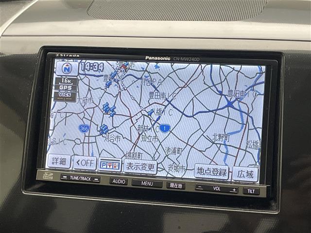 ワゴンＲスティングレー リミテッドＩＩ　社外ナビ　シートヒーター　禁煙車　フルセグＴＶ　ＤＶＤ再生　ＥＴＣ　ＨＩＤオートライト　フォグランプ　Ｂｌｕｅｔｏｏｔｈ　社外フロアマット　純正１５インチアルミホイール　スマートキー　プッシュスタート（3枚目）