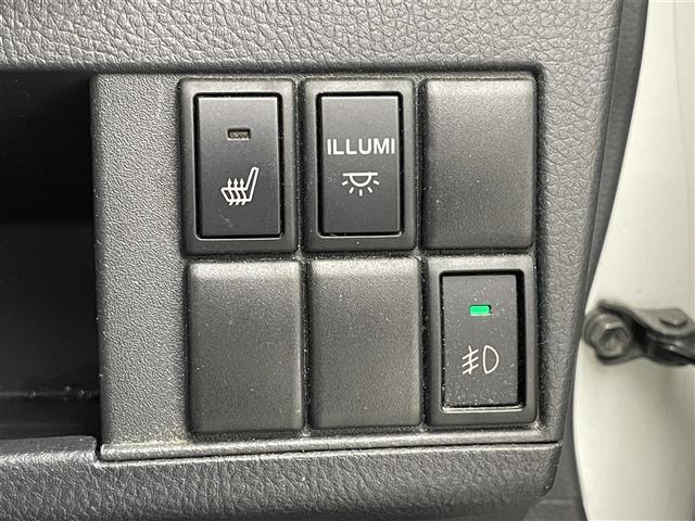 ワゴンＲスティングレー リミテッドＩＩ　社外ナビ　シートヒーター　禁煙車　フルセグＴＶ　ＤＶＤ再生　ＥＴＣ　ＨＩＤオートライト　フォグランプ　Ｂｌｕｅｔｏｏｔｈ　社外フロアマット　純正１５インチアルミホイール　スマートキー　プッシュスタート（5枚目）