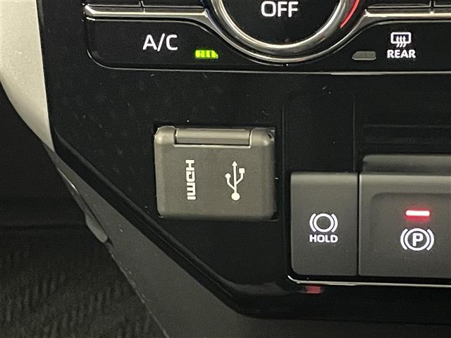 ルーミー カスタムＧ－Ｔ　登録済未使用車　純正９型ＤＡ　ＨＤＭＩ　禁煙　シートヒーター　スマアシＩＩＩ　全方位カメラ　両側パワスラ　パーキングセンサー　フルセグ　ＥＴＣ　ＬＥＤオートライト　フォグ　追従クルコン　純正アルミ　Ｕ（5枚目）