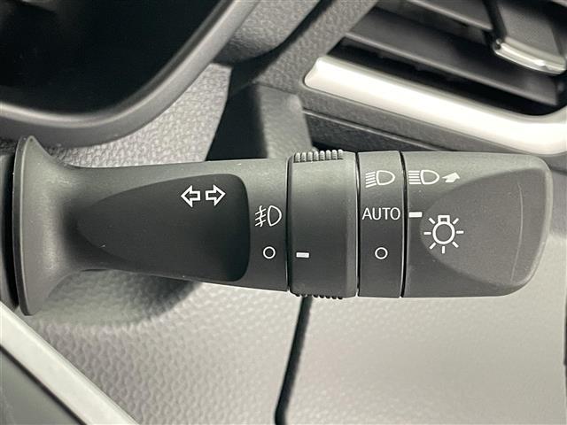 ルーミー カスタムＧ－Ｔ　登録済未使用車　純正９型ＤＡ　ＨＤＭＩ　禁煙　シートヒーター　スマアシＩＩＩ　全方位カメラ　両側パワスラ　パーキングセンサー　フルセグ　ＥＴＣ　ＬＥＤオートライト　フォグ　追従クルコン　純正アルミ　Ｕ（29枚目）