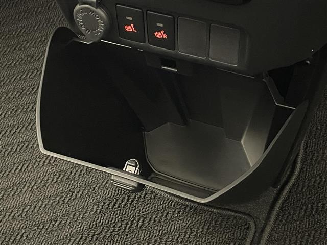 ルーミー カスタムＧ－Ｔ　登録済未使用車　純正９型ＤＡ　ＨＤＭＩ　禁煙　シートヒーター　スマアシＩＩＩ　全方位カメラ　両側パワスラ　パーキングセンサー　フルセグ　ＥＴＣ　ＬＥＤオートライト　フォグ　追従クルコン　純正アルミ　Ｕ（30枚目）