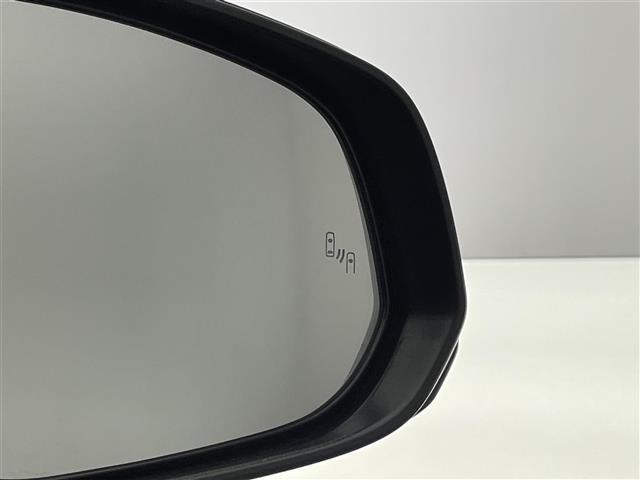 カローラクロス ハイブリッド　Ｚ　純正８型ＤＡＴＶ　全方位カメラ　禁煙車　ハーフレザー　シートヒーター　電動リアゲート　ＢＳＭ　パワーシート　セーフティセンス　衝突軽減　追従クルコン　コーナーセンサー　ルーフレール　ＬＥＤオートライト（5枚目）