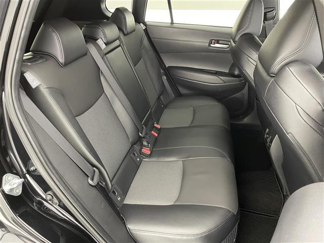 カローラクロス ハイブリッド　Ｚ　純正８型ＤＡＴＶ　全方位カメラ　禁煙車　ハーフレザー　シートヒーター　電動リアゲート　ＢＳＭ　パワーシート　セーフティセンス　衝突軽減　追従クルコン　コーナーセンサー　ルーフレール　ＬＥＤオートライト（20枚目）