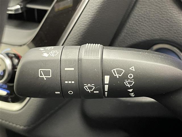 カローラクロス ハイブリッド　Ｚ　純正８型ＤＡＴＶ　全方位カメラ　禁煙車　ハーフレザー　シートヒーター　電動リアゲート　ＢＳＭ　パワーシート　セーフティセンス　衝突軽減　追従クルコン　コーナーセンサー　ルーフレール　ＬＥＤオートライト（28枚目）