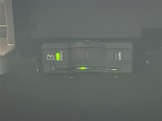 ＧＬＡクラス ＧＬＡ２００ｄ　４マチック　ＡＭＧライン　純正ナビ　フルセグＴＶ　全方位カメラ　禁煙車　レーダーセーフティＰＫＧ　衝突軽減　追従クルコン　ＢＳＭ　ナビゲーションＰＫＧ　ハーフレザー　シートヒーター　メモリシート　コーナーセンサー　ＬＥＤライト（6枚目）