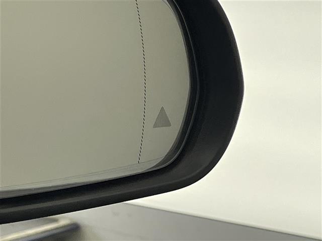 ＧＬＡクラス ＧＬＡ２００ｄ　４マチック　ＡＭＧライン　純正ナビ　フルセグＴＶ　全方位カメラ　禁煙車　レーダーセーフティＰＫＧ　衝突軽減　追従クルコン　ＢＳＭ　ナビゲーションＰＫＧ　ハーフレザー　シートヒーター　メモリシート　コーナーセンサー　ＬＥＤライト（7枚目）