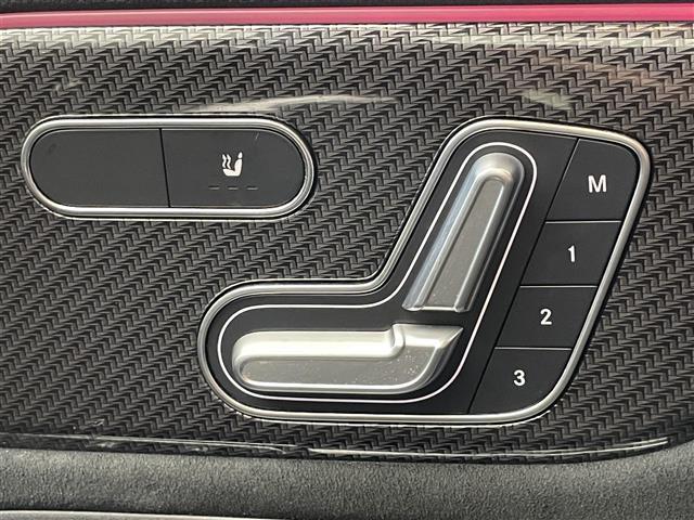 ＧＬＡクラス ＧＬＡ２００ｄ　４マチック　ＡＭＧライン　純正ナビ　フルセグＴＶ　全方位カメラ　禁煙車　レーダーセーフティＰＫＧ　衝突軽減　追従クルコン　ＢＳＭ　ナビゲーションＰＫＧ　ハーフレザー　シートヒーター　メモリシート　コーナーセンサー　ＬＥＤライト（8枚目）