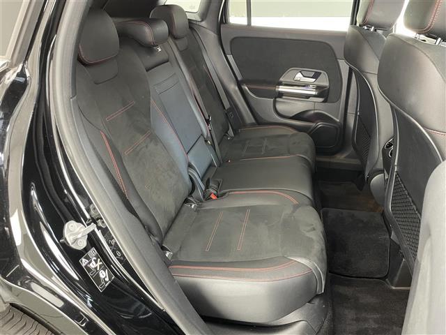 ＧＬＡクラス ＧＬＡ２００ｄ　４マチック　ＡＭＧライン　純正ナビ　フルセグＴＶ　全方位カメラ　禁煙車　レーダーセーフティＰＫＧ　衝突軽減　追従クルコン　ＢＳＭ　ナビゲーションＰＫＧ　ハーフレザー　シートヒーター　メモリシート　コーナーセンサー　ＬＥＤライト（20枚目）