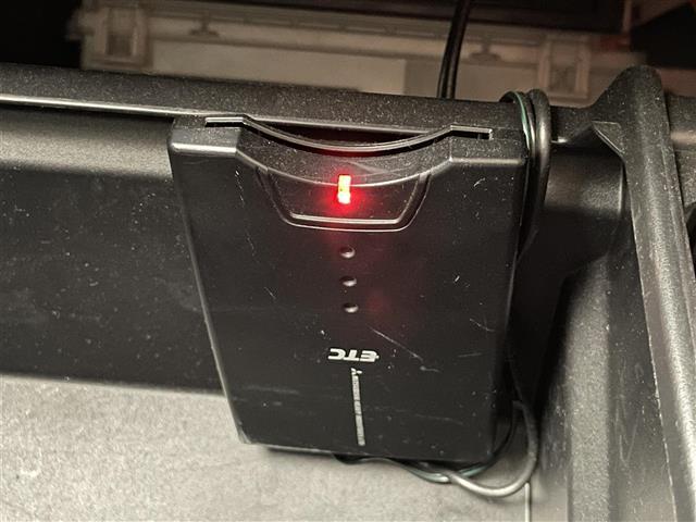 ハイゼットカーゴ Ｇ　ＳＡ　純正９型ＤＡ　バックカメラ　ＨＤＭＩ　禁煙　カープレイ対応　フルセグＴＶ　ＥＴＣ　スマアシＩＩＩ　衝突軽減　車線逸脱　コーナーセンサー　ＬＥＤオートライト　フォグランプ　オートハイビーム　両側スライド（7枚目）