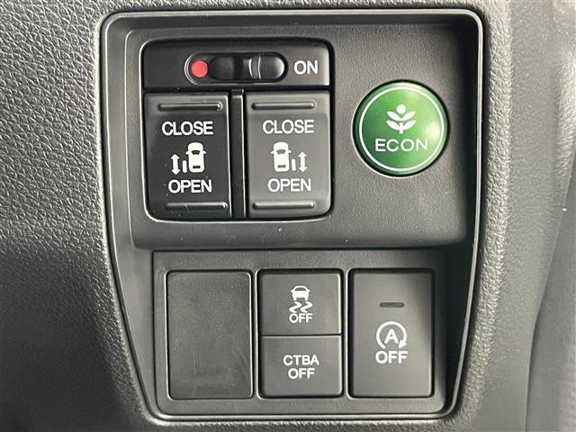 オデッセイ アブソルート　純正ナビ　ＨＤＭＩ　両側パワスラ　禁煙車　バックカメラ　ＥＴＣ　パドルシフト　ＤＶＤ　クルーズコントロール　黒ハーフレザー　ＬＥＤオートライト　フォグランプ　純正アルミ　ＵＳＢ端子　カーテンエアバック（6枚目）