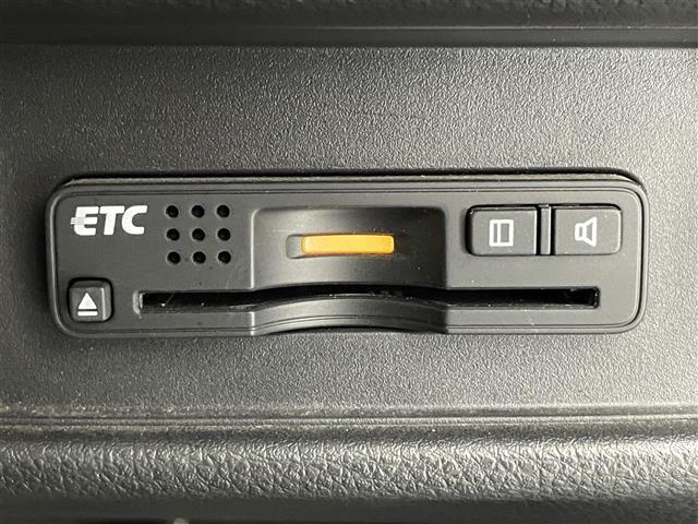 オデッセイ アブソルート　純正ナビ　ＨＤＭＩ　両側パワスラ　禁煙車　バックカメラ　ＥＴＣ　パドルシフト　ＤＶＤ　クルーズコントロール　黒ハーフレザー　ＬＥＤオートライト　フォグランプ　純正アルミ　ＵＳＢ端子　カーテンエアバック（7枚目）