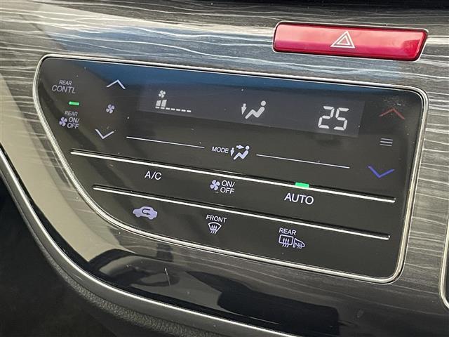 オデッセイ アブソルート　純正ナビ　ＨＤＭＩ　両側パワスラ　禁煙車　バックカメラ　ＥＴＣ　パドルシフト　ＤＶＤ　クルーズコントロール　黒ハーフレザー　ＬＥＤオートライト　フォグランプ　純正アルミ　ＵＳＢ端子　カーテンエアバック（8枚目）