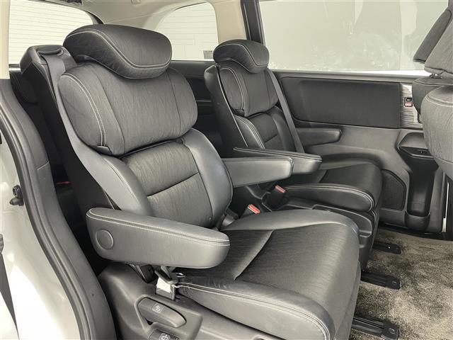 オデッセイ アブソルート　純正ナビ　ＨＤＭＩ　両側パワスラ　禁煙車　バックカメラ　ＥＴＣ　パドルシフト　ＤＶＤ　クルーズコントロール　黒ハーフレザー　ＬＥＤオートライト　フォグランプ　純正アルミ　ＵＳＢ端子　カーテンエアバック（20枚目）