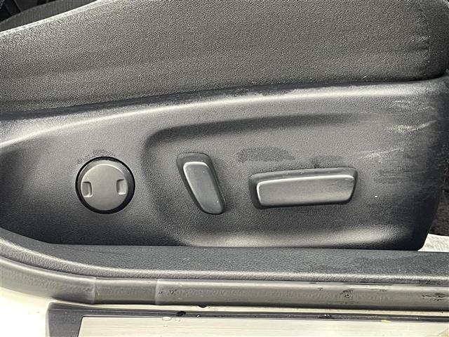 クラウンハイブリッド アスリートS 純正8型ナビ 禁煙車 シートヒーター パワーシート ETC ドラレコ クルコン バックカメラ フルセグ DVD 純正アルミ オートライト フォグランプ ステアリングヒーター USB端子 パワーシート(5枚目)