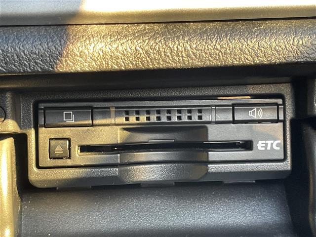 クラウンハイブリッド アスリートS 純正8型ナビ 禁煙車 シートヒーター パワーシート ETC ドラレコ クルコン バックカメラ フルセグ DVD 純正アルミ オートライト フォグランプ ステアリングヒーター USB端子 パワーシート(7枚目)