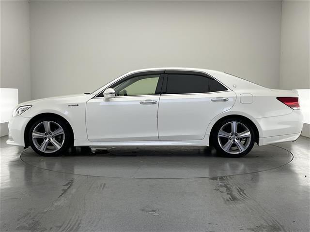 クラウンハイブリッド アスリートS 純正8型ナビ 禁煙車 シートヒーター パワーシート ETC ドラレコ クルコン バックカメラ フルセグ DVD 純正アルミ オートライト フォグランプ ステアリングヒーター USB端子 パワーシート(17枚目)