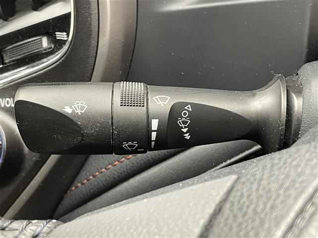 クラウンハイブリッド アスリートS 純正8型ナビ 禁煙車 シートヒーター パワーシート ETC ドラレコ クルコン バックカメラ フルセグ DVD 純正アルミ オートライト フォグランプ ステアリングヒーター USB端子 パワーシート(30枚目)