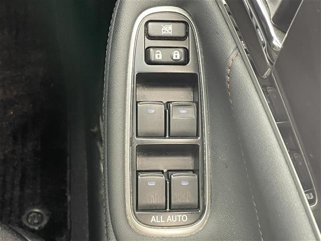 クラウンハイブリッド アスリートS 純正8型ナビ 禁煙車 シートヒーター パワーシート ETC ドラレコ クルコン バックカメラ フルセグ DVD 純正アルミ オートライト フォグランプ ステアリングヒーター USB端子 パワーシート(33枚目)