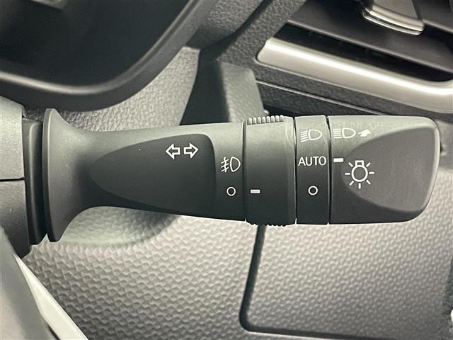 ルーミー カスタムG 純正9型ナビ 全方位カメラ 両側パワスラ 禁煙 フルセグ DVD スマアシ 追従クルコン ドラレコ ETC コーナーセンサー LEDオートライト フォグ オートハイビーム USB 衝突軽減 純正マット(32枚目)