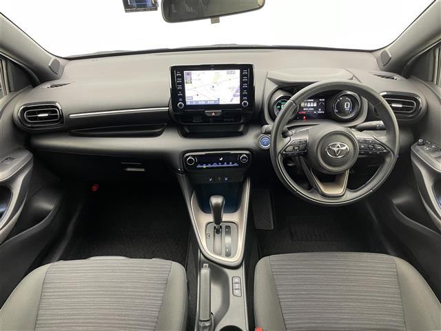 ヤリス ハイブリッドＺ　純正８型ＤＡナビＴＶ　バックカメラ　禁煙車　シートヒーター　モデリスタ１５インチＡＷ　前後ドラレコ　セーフティセンス　衝突軽減　追従クルコン　ＬＥＤオートライト　コーナーセンサー　メモリシート　ＥＴＣ（2枚目）