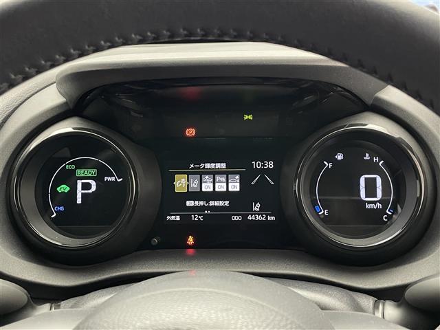 ヤリス ハイブリッドＺ　純正８型ＤＡナビＴＶ　バックカメラ　禁煙車　シートヒーター　モデリスタ１５インチＡＷ　前後ドラレコ　セーフティセンス　衝突軽減　追従クルコン　ＬＥＤオートライト　コーナーセンサー　メモリシート　ＥＴＣ（11枚目）