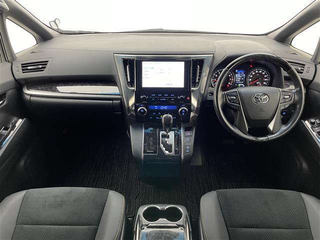 アルファード ２．５Ｓ　タイプゴールド　純正９型ＤＡナビＴＶ　純正１２．１型後席モニター　三眼ＬＥＤ　ＤＶＤ　ＥＴＣ　前後ドラレコ　電動リアゲート　両側パワスラ　セーフティセンス　衝突軽減　追従クルコン　ＡＣ１００Ｖ　バックカメラ　禁煙車（2枚目）