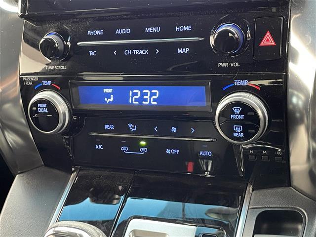 アルファード ２．５Ｓ　タイプゴールド　純正９型ＤＡナビＴＶ　純正１２．１型後席モニター　三眼ＬＥＤ　ＤＶＤ　ＥＴＣ　前後ドラレコ　電動リアゲート　両側パワスラ　セーフティセンス　衝突軽減　追従クルコン　ＡＣ１００Ｖ　バックカメラ　禁煙車（28枚目）